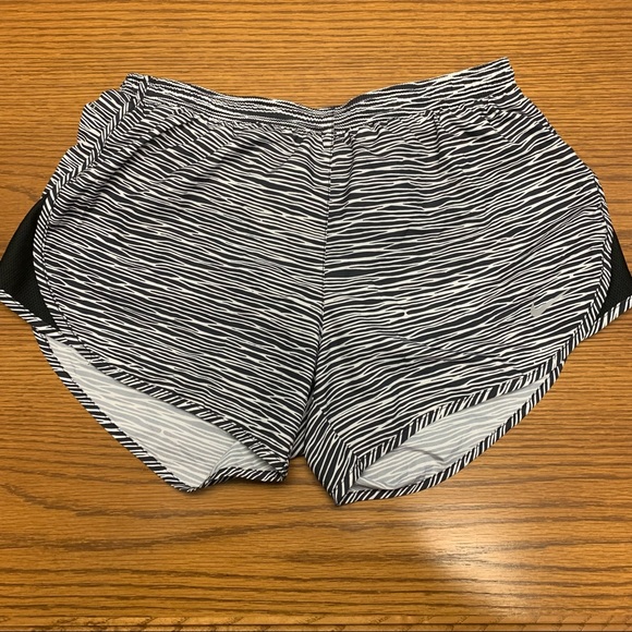 Nike Running Shorts - Picture 1 of 5